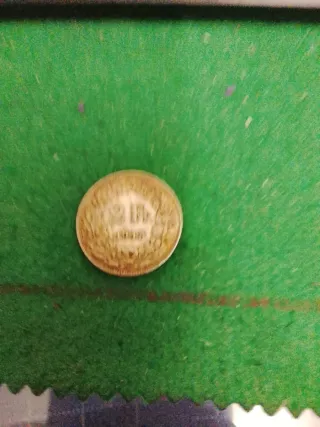 Moneda antigua de plata