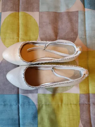 Zapatos de fiesta blancos con brillo