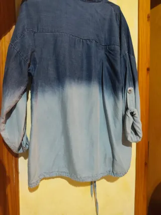 Camisa vaquera degradada con lentejuelas