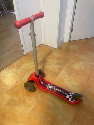 Patinete infantil 3 ruedas rojo con luces