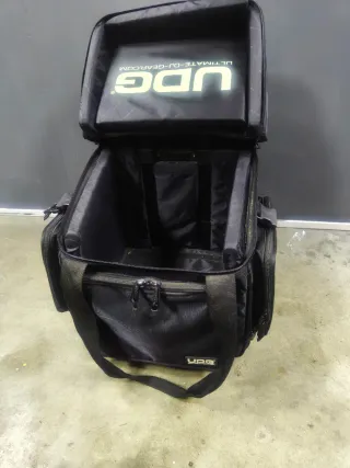 Maleta UDG con carro para vinilos