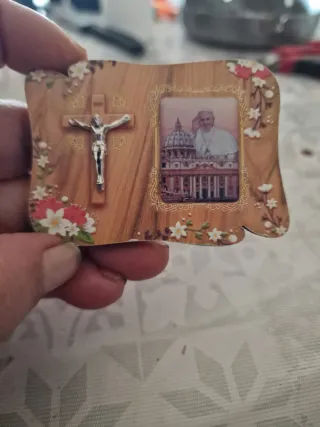 Imán Nevera Crucifijo y Papa Francisco