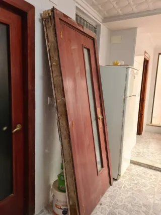 Puerta de habitación con cristal