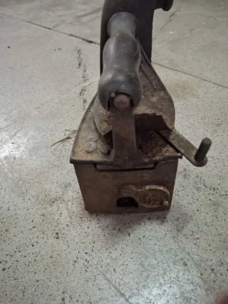 Plancha antigua a carbón