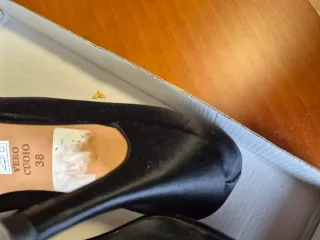 Tacones Gloria Ortiz Raso Negro y piel .8 cms.