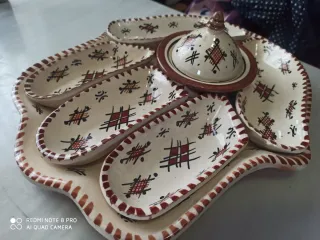 Juego de cerámica decorada