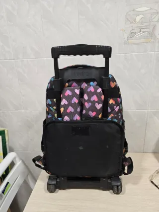 Mochila Totto con ruedas y estampado de corazones