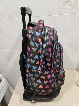 Mochila Totto con ruedas y estampado de corazones