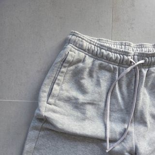 [M] - Adidas - Pantalón de chándal gris con logo