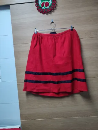 Falda roja estilo baserri