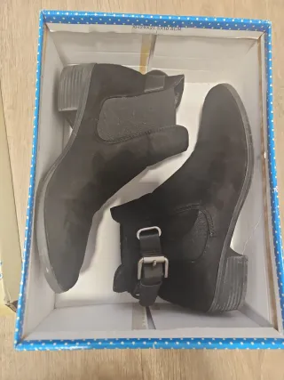 BOTINES NEGROS N°36