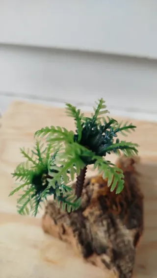 Albero decorativo con palme