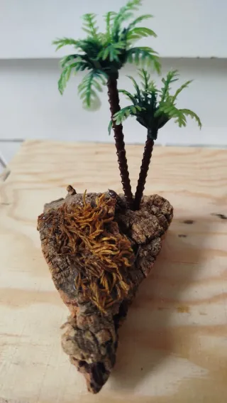 Albero decorativo con palme