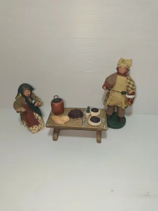 Statuine presepe con tavola imbandita LEGGI