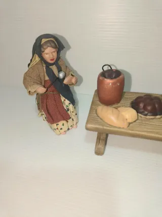 Statuine presepe con tavola imbandita LEGGI
