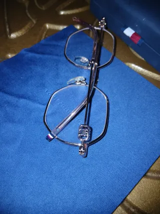 Gafas Tommy Hilfiger con estuche