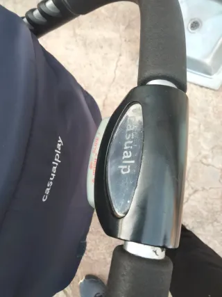 Carrito de bebé azul