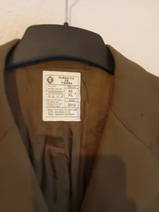 Chaqueta militar verde oliva