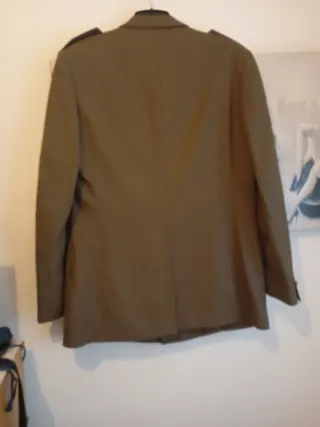 Chaqueta militar verde oliva