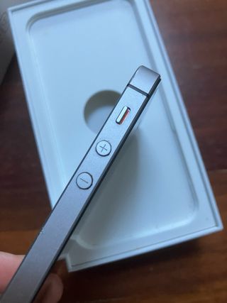 iPhone SE 64 GB Negro/Plateado