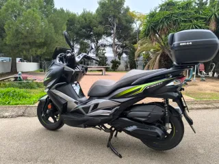 Kawasaki J300 2019