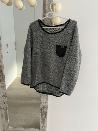 Jersey gris y negro con lazos Talla M