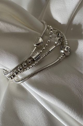 Pulsera Pandora Corazón y Abalorios Plata