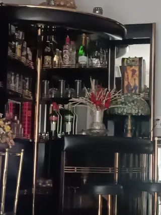 Bar esquinero con barra y 2 banquetas