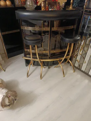 Bar esquinero con barra y 2 banquetas