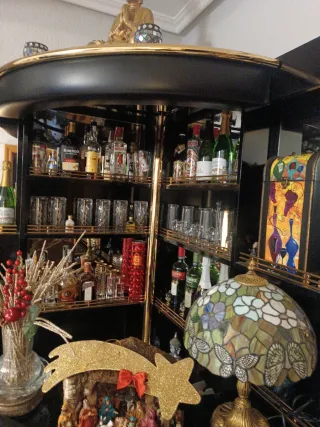 Bar esquinero con barra y 2 banquetas