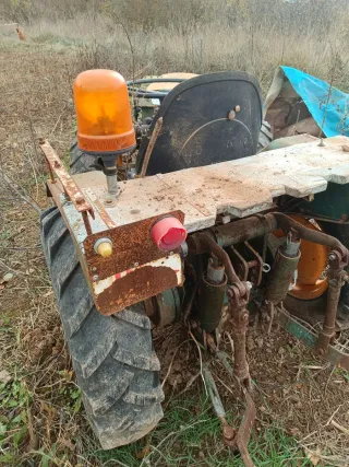 Tractor BJR met 2000