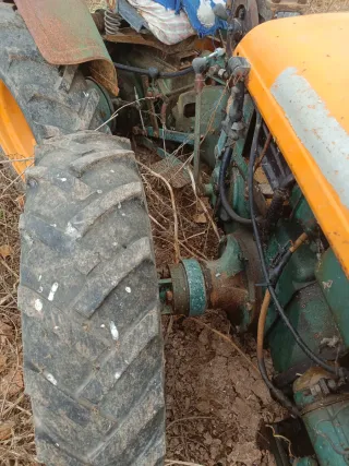 Tractor BJR met 2000