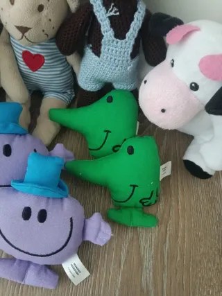 Colección de muñecos de peluche