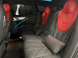 BMW XM XM 550 kW (748 CV) Label Red