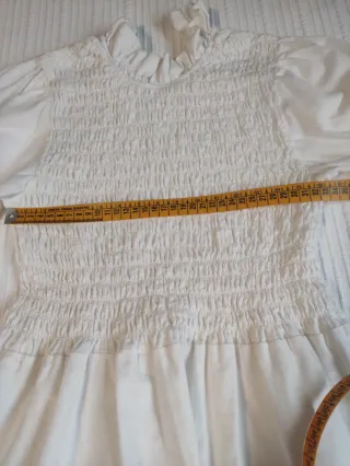 Blusa blanca nido de abeja