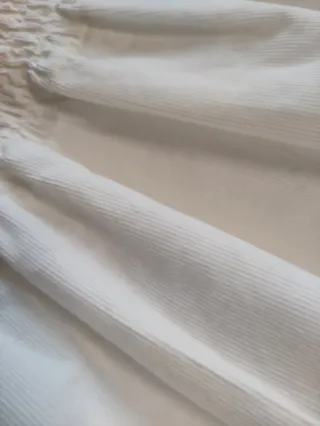 Blusa blanca nido de abeja