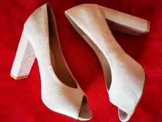 Zapatos nuevos sin usar