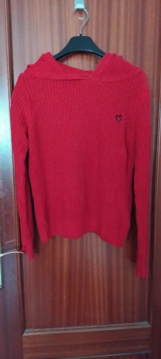 Jersey rojo con capucha Talla S