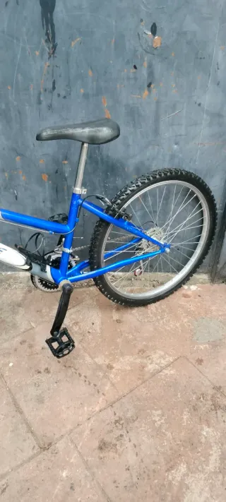 Bicicleta de 24 pulgadas,marca...AGECE...