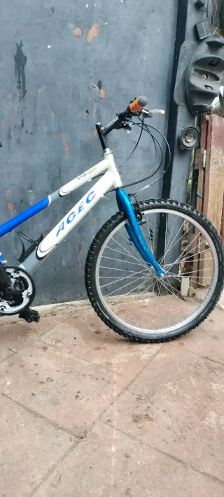 Bicicleta de 24 pulgadas,marca...AGECE...