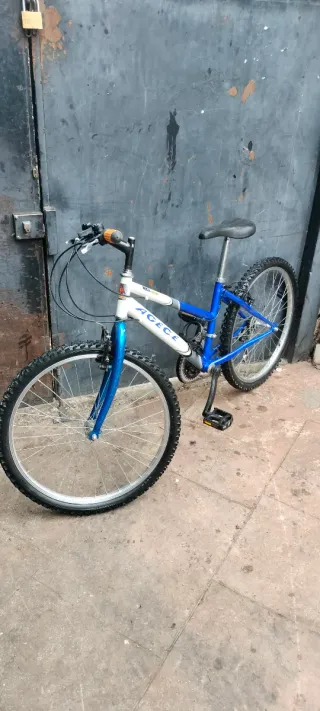 Bicicleta de 24 pulgadas,marca...AGECE...