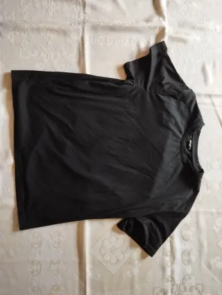 Camiseta negra manga corta