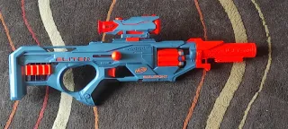 Lote de 7 Nerf Ultra y Accesorios