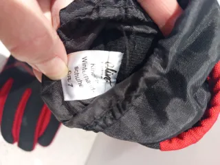 Guanti uomo 40g Thinsulate neri/rossi