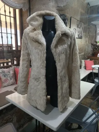 Abrigo de pelo beige