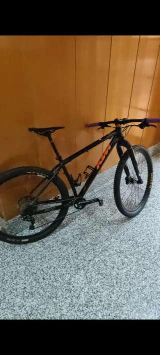 Bicicleta KTM Montaña Negra talla m
