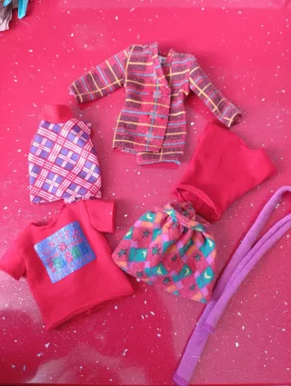 Set di abbigliamento per bambole Barbie