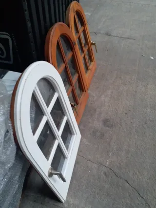 Lote de 3 ventanas de madera arqueada