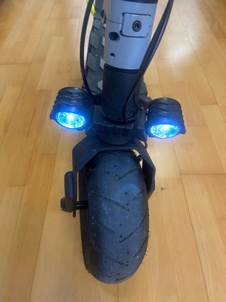 Patinete Eléctrico Ducati Scrambler 400W motor