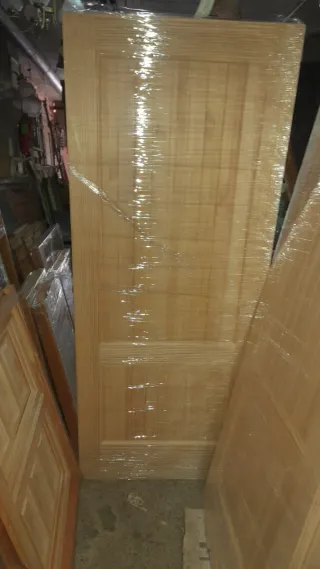 Puertas madera pino.